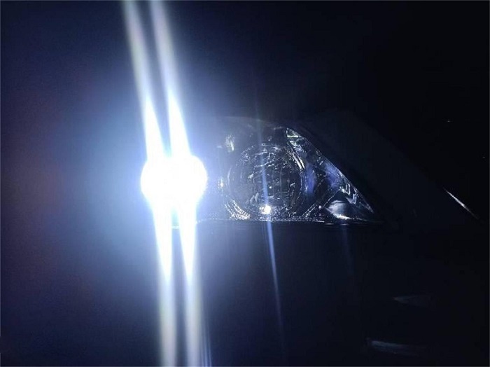SOLLYS汽车配件教你轻松掌握汽车LED大灯的保养技巧