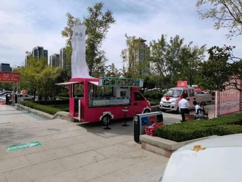 泰安市秋季车展现全民创业特色“餐饮车”