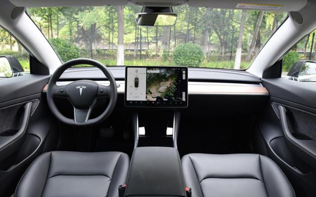 Model 3被反超！8月最热销的4款新能源车，五菱勇夺第一