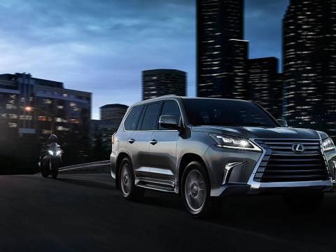 大揽胜VS大57，路虎与雷克萨斯，谁才是顶级全尺寸SUV之王？