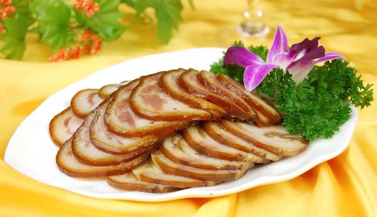爱吃肉的朋友不要错过了,教你爽口美味的蒜泥肘花,吃起来很满足