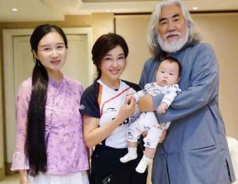 幸福的家庭不一定是相似的，而是各有各的幸福