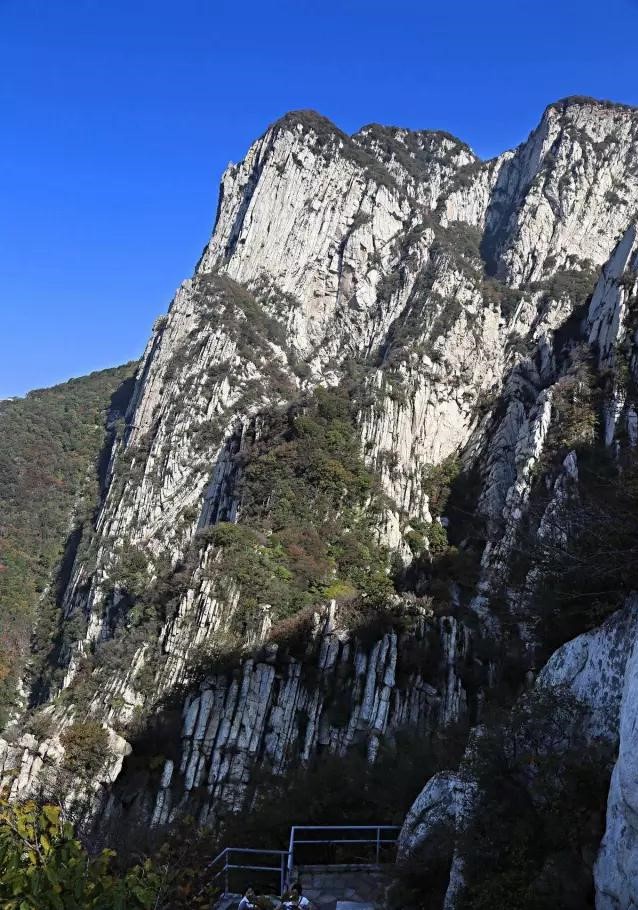 河南嵩山竟隐藏如此好去处，惊险刺激拍照胜地，世界著名地质公园