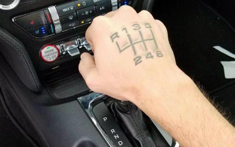 买车时，放弃自动挡，坚持买手动挡的人，往往是这几种心态