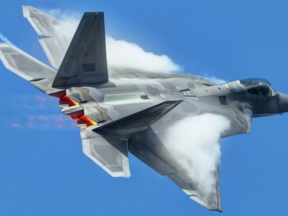 歼-20与f-22相比落后很多吗?仅发动机落后,其他方面已