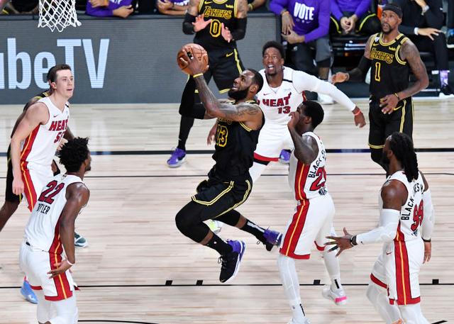 湖人最後一攻,詹皇甩鍋?網友在社交媒體詢問Lillard,小李這番回答很直接!-黑特籃球-NBA新聞影音圖片分享社區