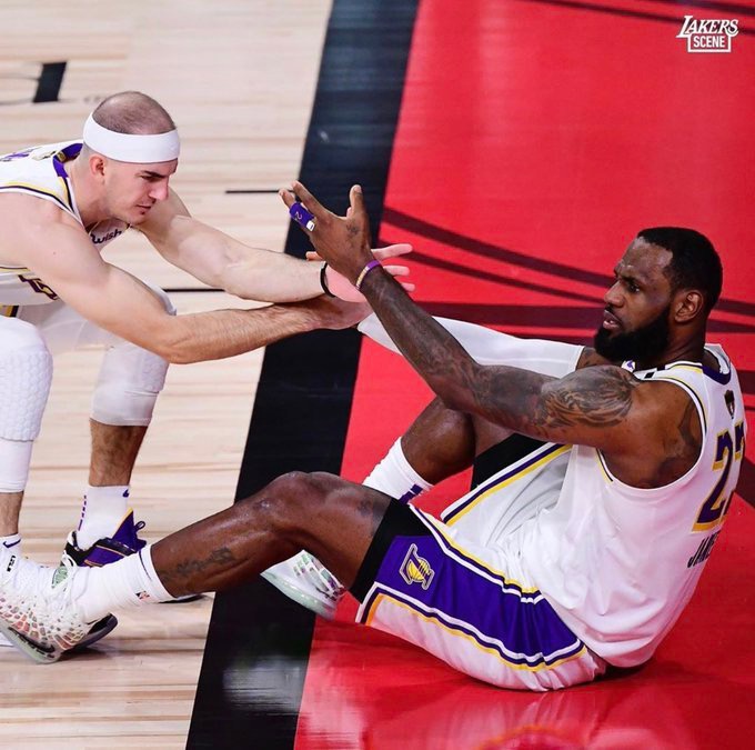 湖人最後一攻,詹皇甩鍋?網友在社交媒體詢問Lillard,小李這番回答很直接!-黑特籃球-NBA新聞影音圖片分享社區