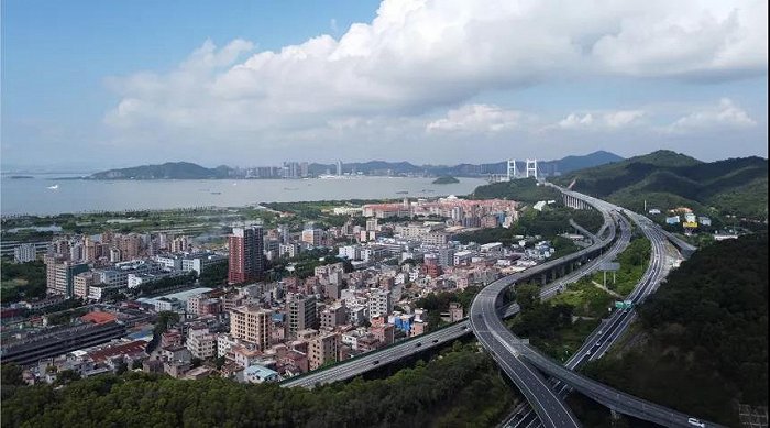 临深房价已破4万，“3字头”的深圳东部难掩尴尬？