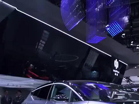 带你看车展科技感十足的豪车，落地价只要80万，内饰炫酷的很