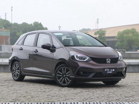 本田第四代飞度值得买吗？对比丰田致炫，看谁更适合年轻人