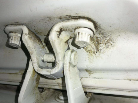 汽车车门限位器和天窗滑轨上面，用什么样的润滑脂比较好？