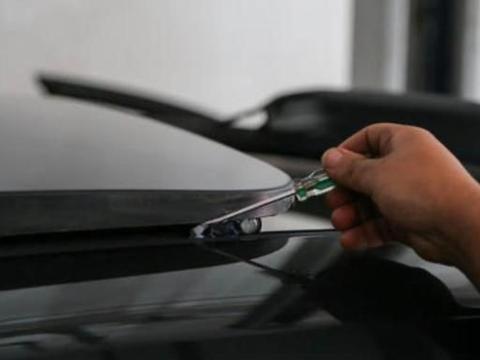 汽车车门限位器和天窗滑轨上面,用什么样的润滑脂比较好?