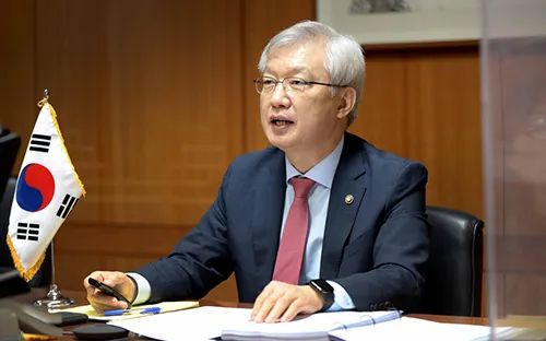 韩外交部第二次官李泰镐在14日韩美战略经济对话上发言,图自韩媒
