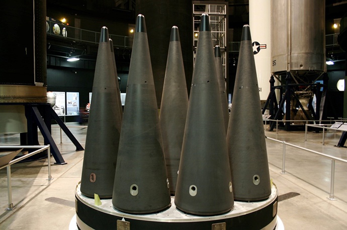 美国洲际导弹配备了的核弹头。