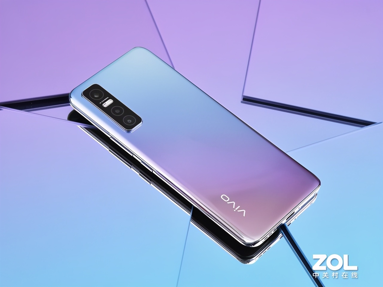 vivoy73s浮光色,vivoy73s浮光 此外本次vivo y73s还带来了三款全新的配色,分别是黑镜,银月,浮光,三
