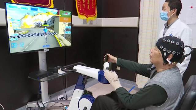 5. 共济失调患者如何进行日常锻炼，既能改善症状又不会受伤？