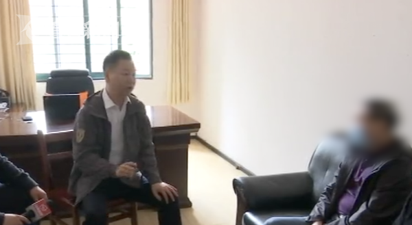 每到深夜楼上冲水声不停 女子上去一看傻眼了