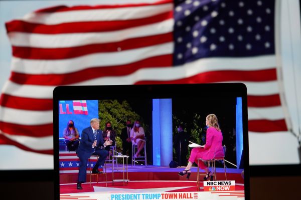 纽约时报批判特朗普 呼吁“结束美国的国家危机