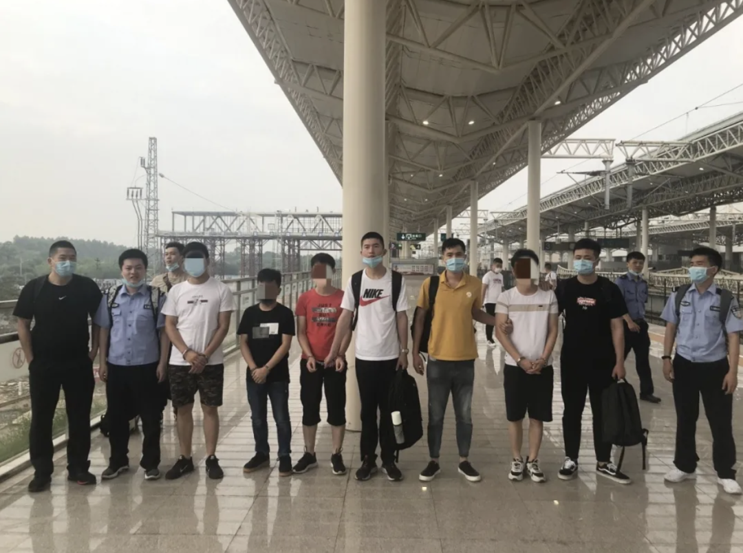 涉案800多万!85后研究生放弃近百万年薪开发“清粉”软件,背后竟是这种勾当!休闲区蓝鸢梦想 - Www.slyday.coM 涉案800多万!85后研究生放弃近百万年薪开发“清粉”软件,背后竟是这种勾当!休闲区蓝鸢梦想 - Www.slyday.coM