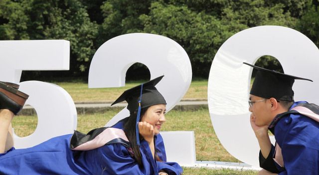 女友求婚,男博士的母亲回应:“你才本科,陪嫁一百万会考虑”休闲区蓝鸢梦想 - Www.slyday.coM 女友求婚,男博士的母亲回应:“你才本科,陪嫁一百万会考虑”休闲区蓝鸢梦想 - Www.slyday.coM