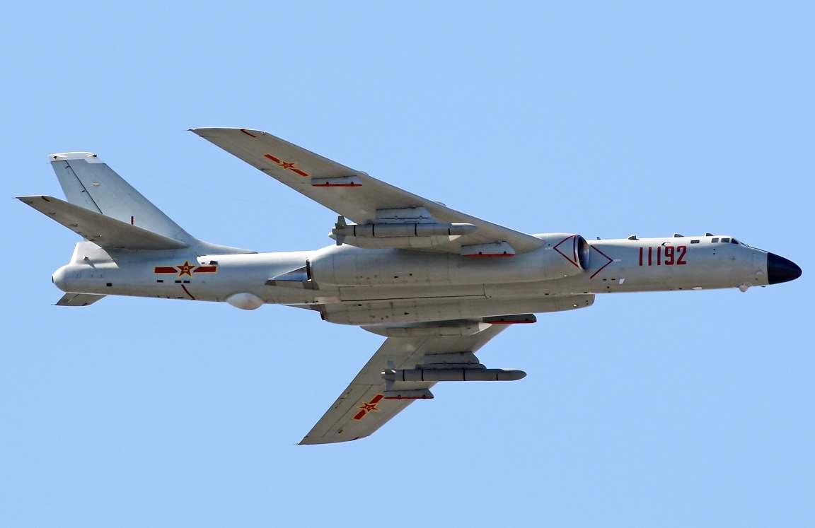 到了70年代,空军又为图-4换装了涡桨发动机,并拆除机上的炮塔,作为