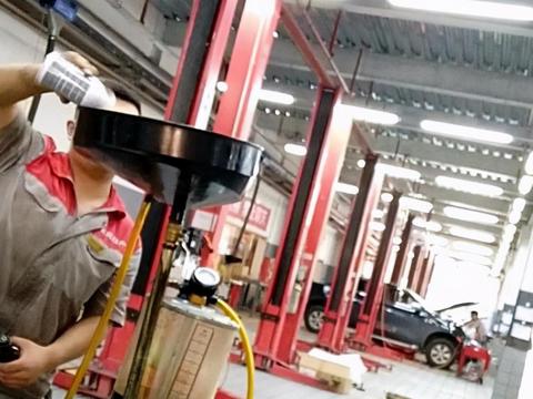 4S店维保黑幕曝光引热议，新能源车主会否遭遇同样的问题？