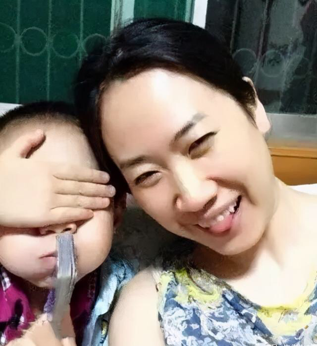 43岁芙蓉姐姐近照曝光,曾是网红鼻祖,如今身价千万气质很优雅 43岁芙蓉姐姐近照曝光,曾是网红鼻祖,如今身价千万气质很优雅