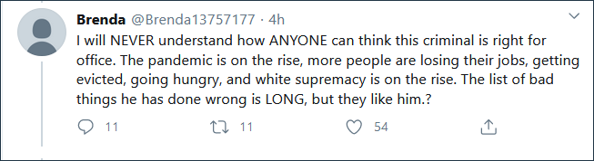 特朗普炫耀医保成就 翻开一看是空白的？