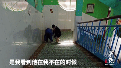山东10岁少年这一跪 感动全网!