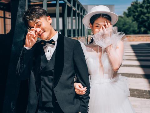 适合拍婚纱照的情侣装_适合拍婚纱照的美甲(3)