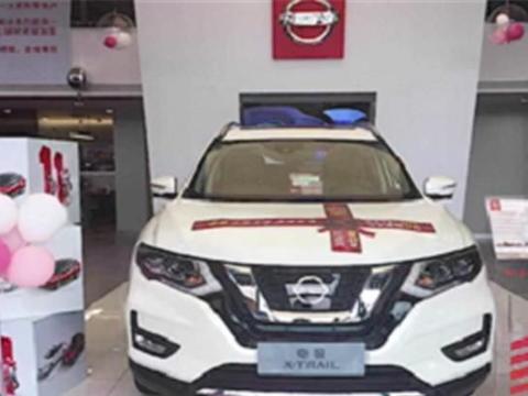 4S店又被曝内幕：截留油液回收再卖,车辆恶意砸坏再重新定损