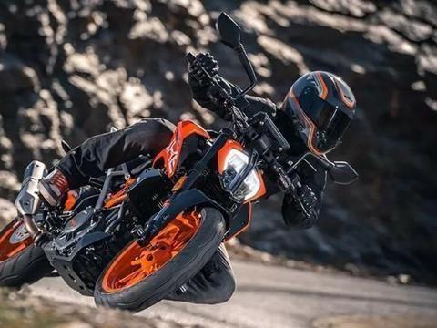 摩托车冬天冷机预热多长时间?用什么型号的机油好?