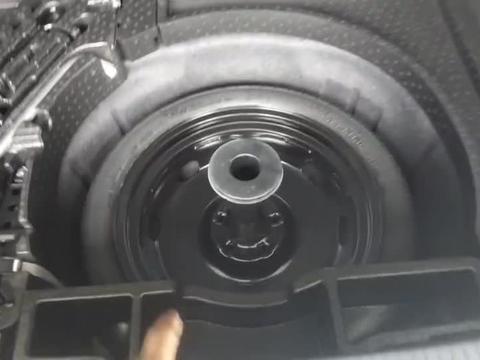 大众4s店内最美轿车，带你看其内饰、外观，新车行驶14公里