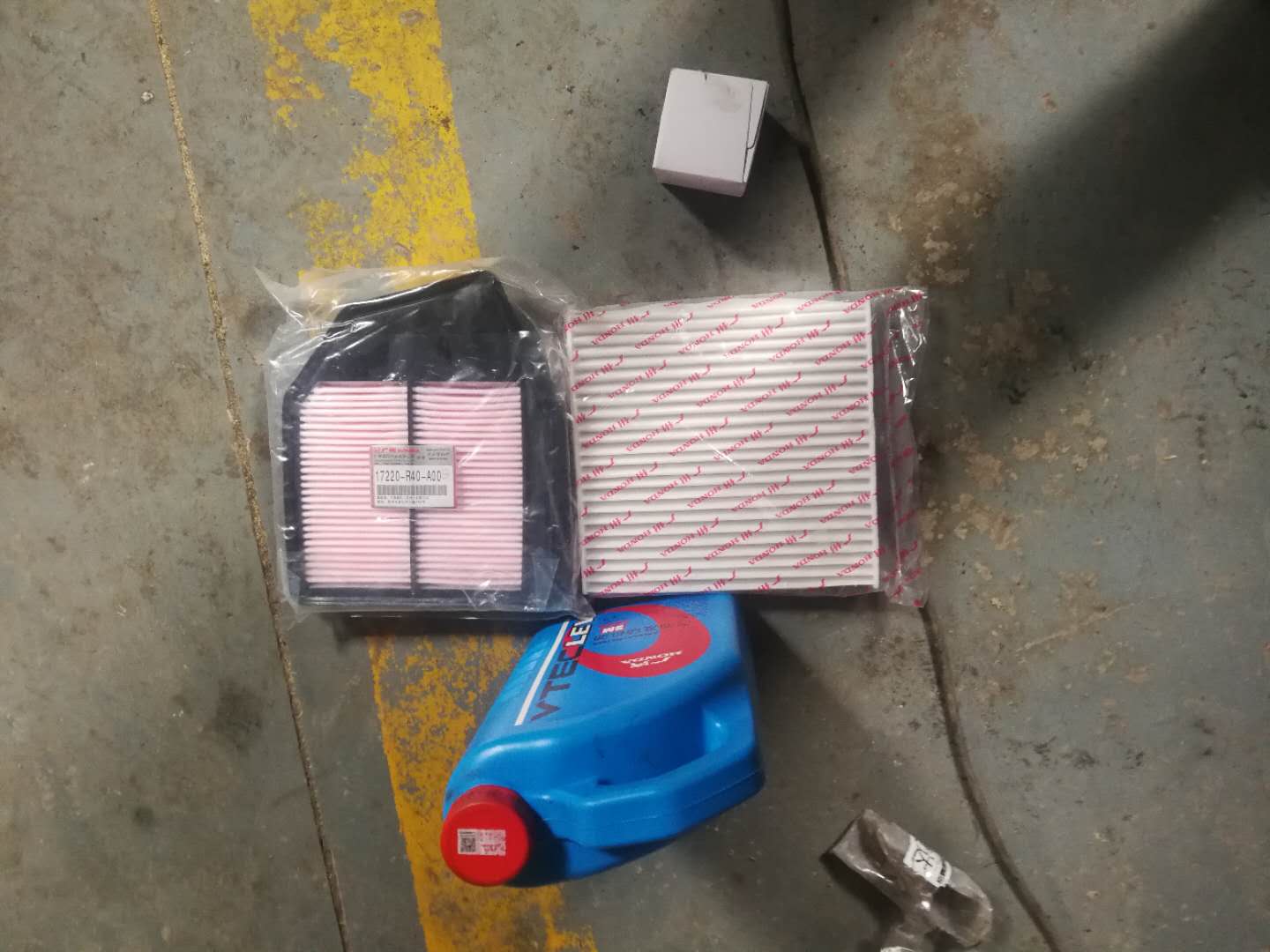 一年跑4000公里是否需要更换机油吗?机油是否可以一年更换一次呢