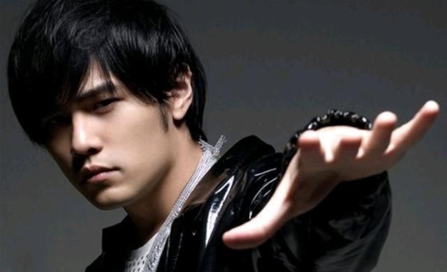 娱乐圈片酬排行榜_娱乐圈高身价的女明星,李冰冰年收入5500万排名第3,孙俪位居第1