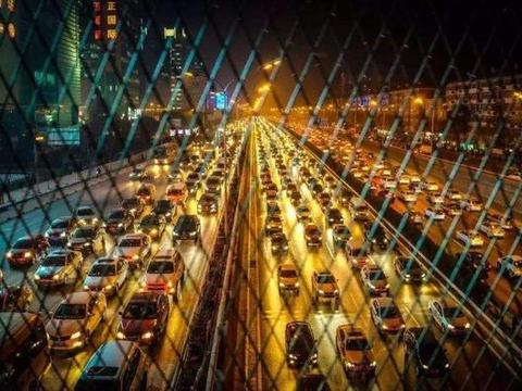 北京普通小客车摇号难度再创新高，约3120人抢一个指标