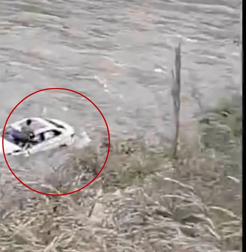 视频揪心！三人自驾游九寨沟坠江失联