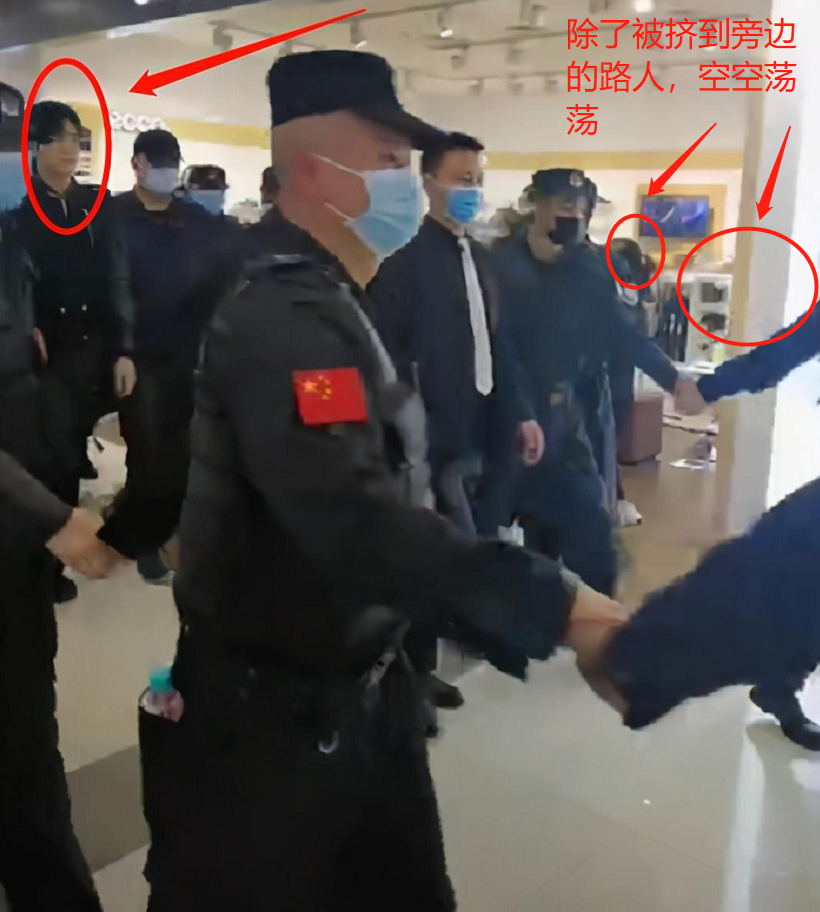 陈凯歌儿子出街巡游 数十名保镖护驾开路