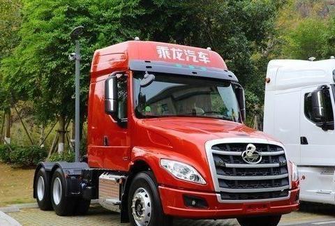 安全可靠的大气长头货车,六七乘龙T5牵引图