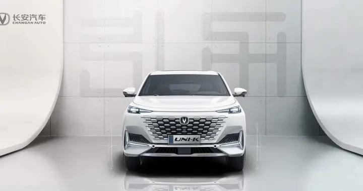 长安UNI-K实车曝光，轴距2890mm，搭2.0T+8AT