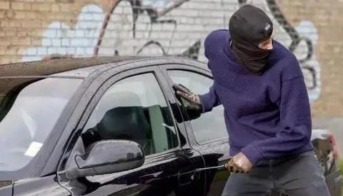 这几种汽车保险完全不用买,别再被坑了