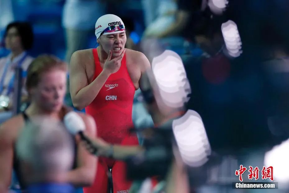中国游泳破世界纪录！徐嘉余：体能没白练！