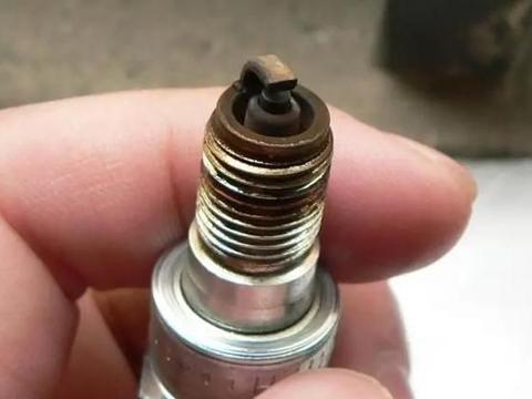 车子越开越费油?检查这三个地方准没错