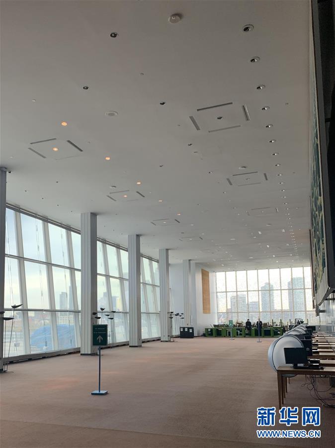 【蜗牛棋牌】减少室内聚集 纽约市允许商铺摆地摊