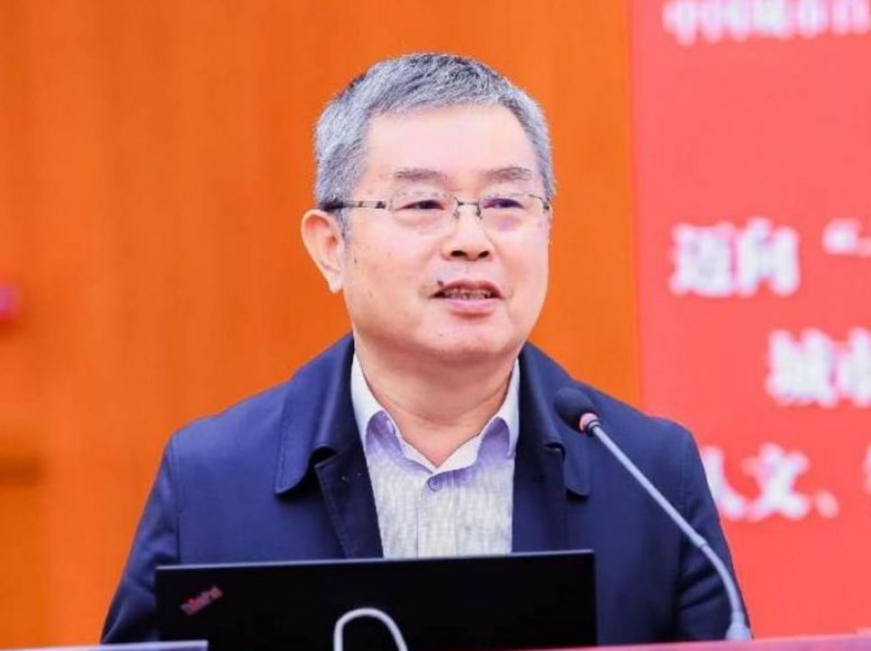 △ 中国社会科学院原副院长、中国社会科学院学部委员、国家金融与发展实验室理事长李扬 图片来源:责任百人论坛官微