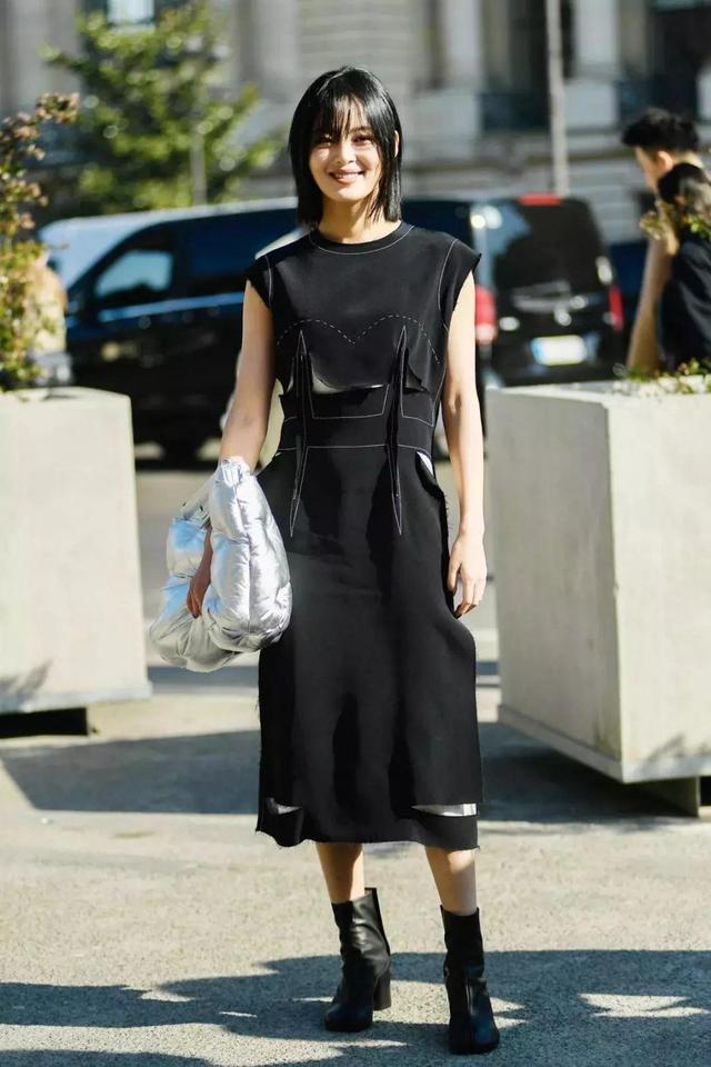 李小冉气质真绝了,一袭黑色连衣裙配黑长直,不用“装贵”也高级休闲区蓝鸢梦想 - Www.slyday.coM 李小冉气质真绝了,一袭黑色连衣裙配黑长直,不用“装贵”也高级休闲区蓝鸢梦想 - Www.slyday.coM