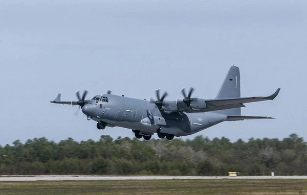 MC-130J特战运输机。图源:美国空军档案照