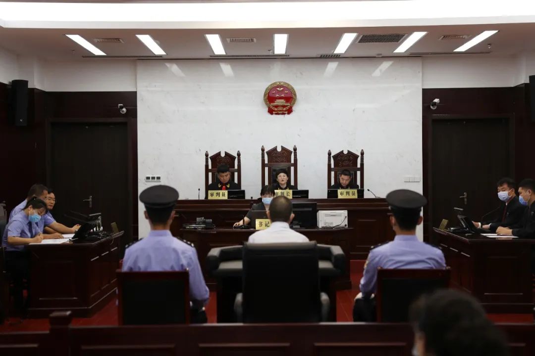 庭审现场濮阳中院微信民众号 图