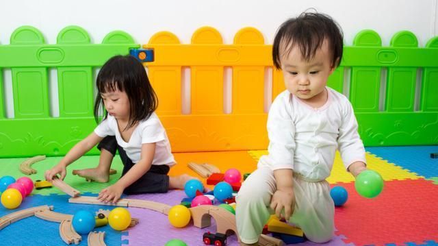 幼儿园里的社交堪比小江湖,把握社交敏感期要避免这4点育儿误区