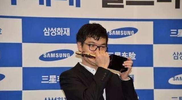 2020柯洁最新世界排名_柯洁入选新华社体育部评出2020年中国体育十大人物